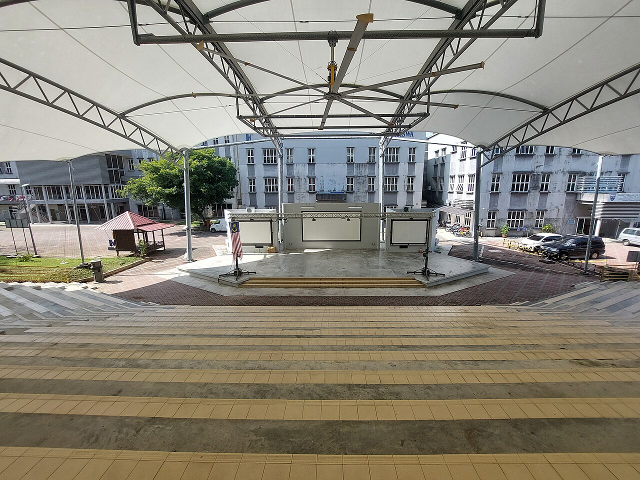 Gazebo cubierto en Kompleks Perdanasiswa, University of Malaya